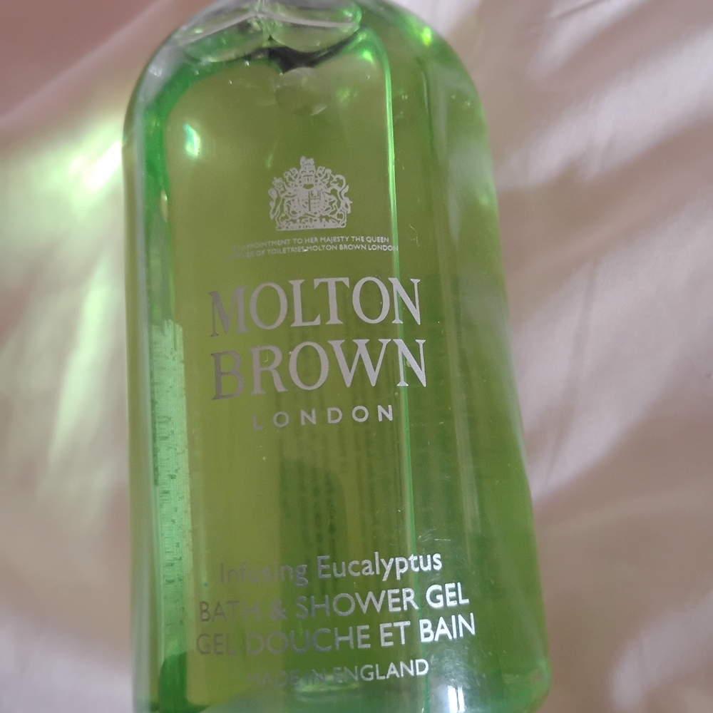 Molton Brown Infusing Eucalyptus Green Body Wash